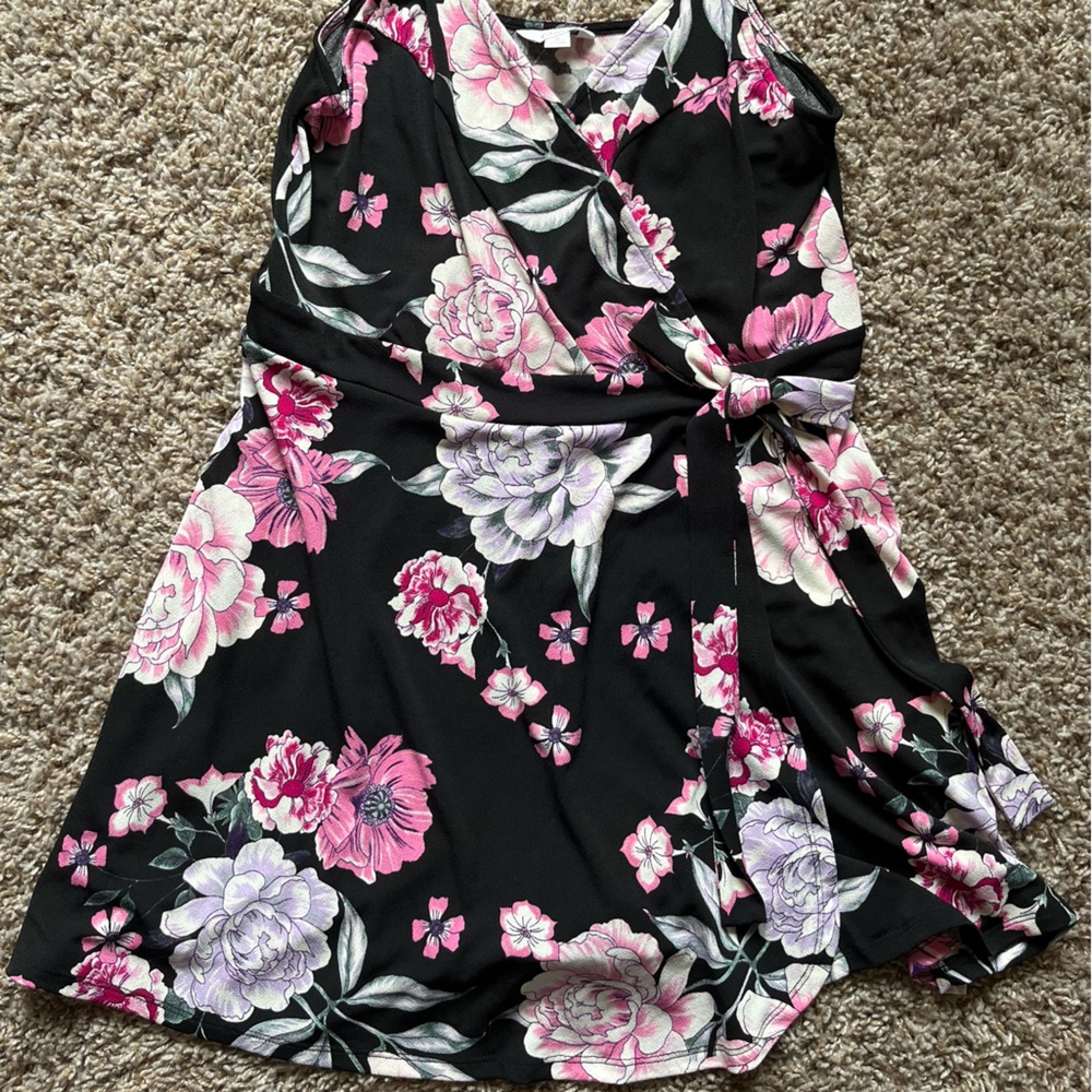 Romper🌺🌸 - Picture 3 of 3